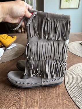 Minnetonka Grey/Taupe Suede Fringe Moccasin Boots